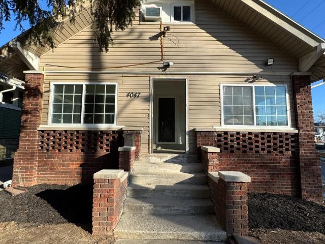 4 BR, 1.5 BA Apartment 4047 Benton Blvd, Kansas City, MO 64130