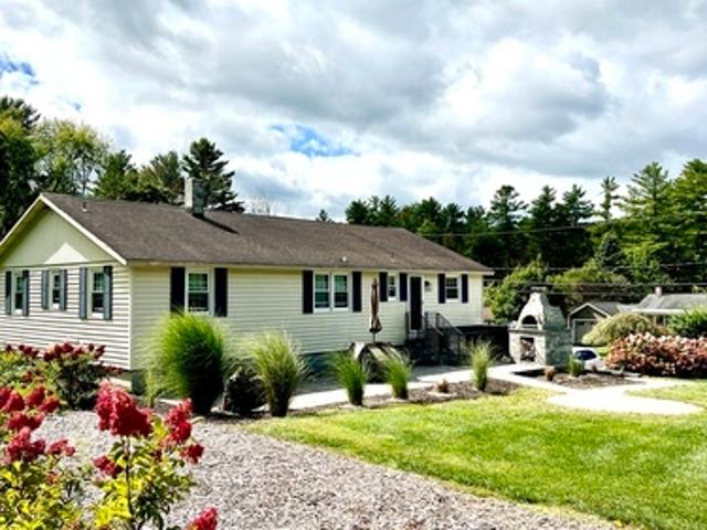 4 BR, 1.5 BA Apartment 40 Debra Avenue, Lee, MA 01238