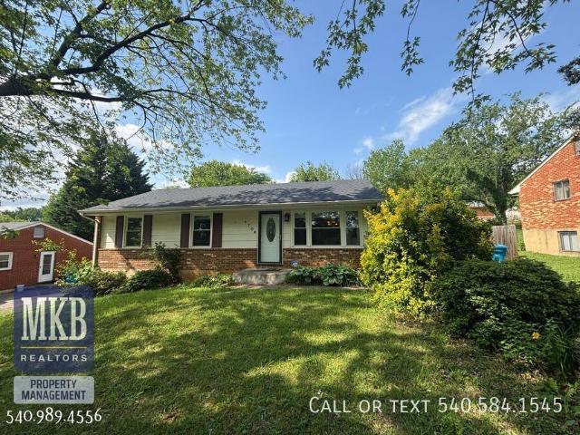 4 BR, 1.5 BA Apartment 4706 Casper Drive, Roanoke, VA 24019