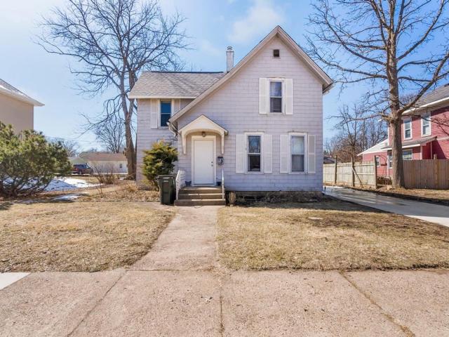 4 BR, 1.5 BA Apartment 709 Iowa Street Unit 709 Iowa St, Cedar Falls, IA 50613