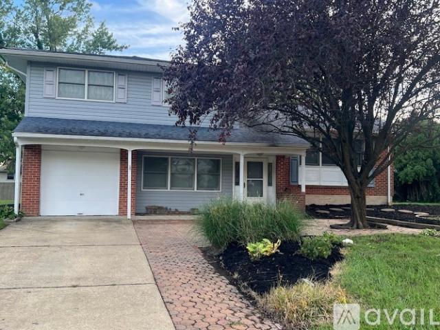 4 BR, 1.5 BA Apartment 722 Chrysler Avenue, Newark, DE 19711