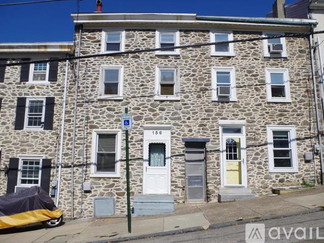 4 BR, 1 BA Apartment 156 Roxborough Ave, Philadelphia, PA 19127
