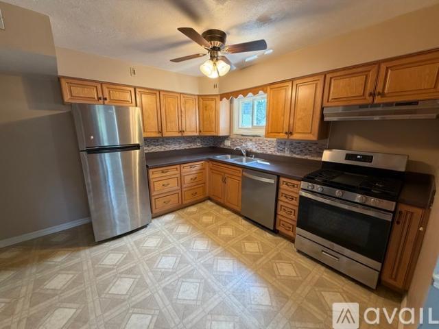 4 BR, 1 BA Apartment 1637 Hanover Street, Cuyahoga Falls, OH 44221