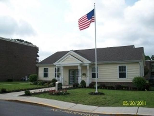 4 BR, 1 BA Apartment 1701 E. Broad St Millville, NJ 08270