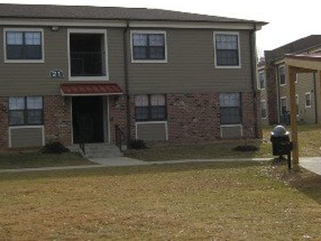 4 BR, 1 BA Apartment 185 W. Woodward Ave Holly Springs, MS 38635