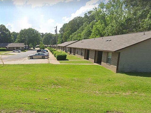 4 BR, 1 BA Apartment 100 Northwood Drive, Bastrop, LA 71221