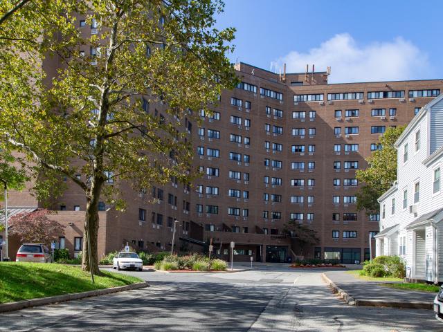 4 BR, 1 BA Apartment 101 Lowell Street, Springfield, MA 01107