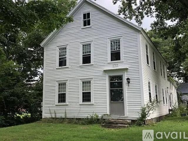 4 BR, 1 BA Apartment 130 West Street, Unit 1, Hadley, MA 01035