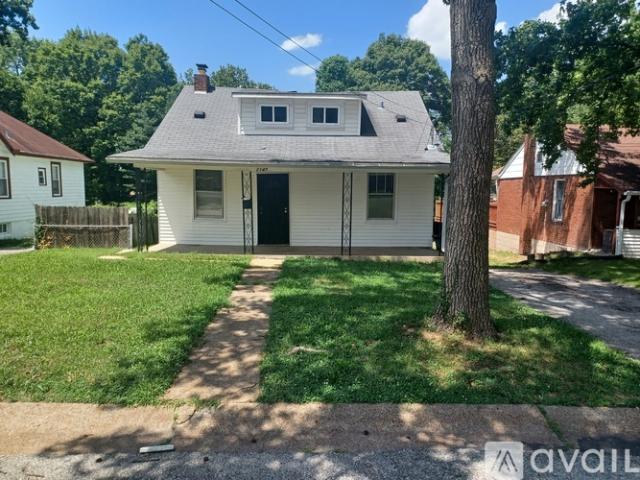4 BR, 1 BA Apartment 2417 Penfield Avenue, St. Louis, MO 63114