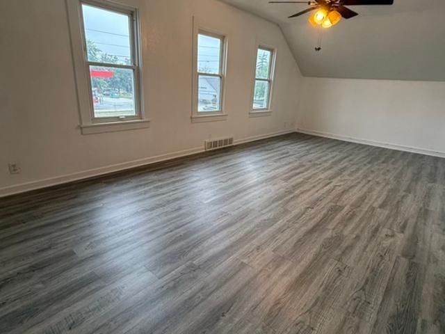 4 BR, 1 BA Apartment 24517 75th Street, Unit Upper, Salem Lakes, WI 53168