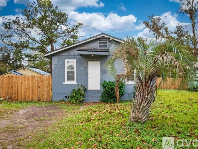 4 BR, 1 BA Apartment 256 Vernis Ave, Jacksonville, FL 32218