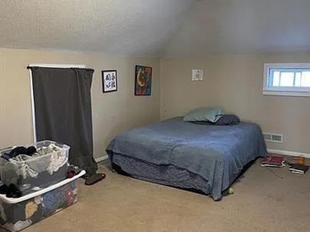 4 BR, 1 BA Apartment 2006 Grand Avenue, Unit #2, Ames, IA 50010