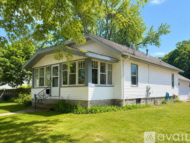 4 BR, 1 BA Apartment 2022 Mills Avenue, Muskegon, MI 49445