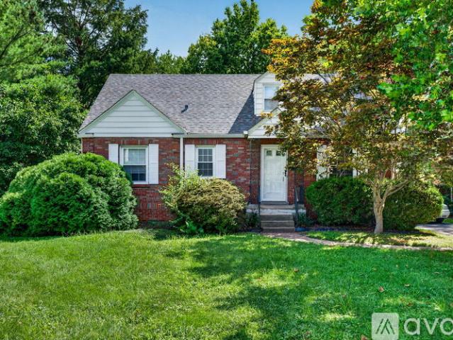 4 BR, 1 BA Apartment 2 Spring Dr, Florissant, MO 63031