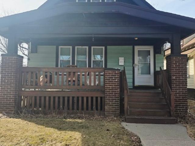 4 BR, 1 BA Apartment 3819 Dr William Finlayson St, Milwaukee, WI 53212