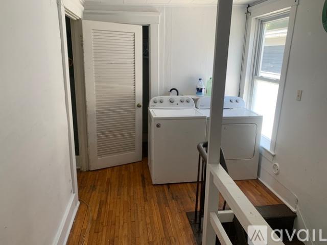 4 BR, 1 BA Apartment 38 West 4th Street, Unit 2, Oswego, NY 13126