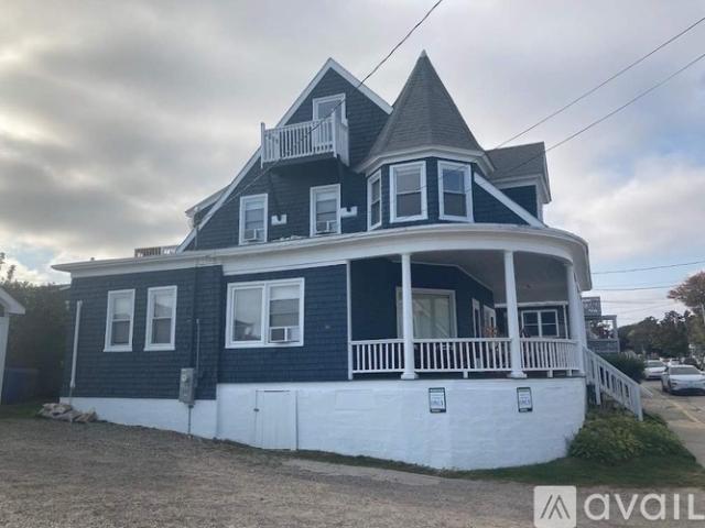 4 BR, 1 BA Apartment 3 Union Ave, Unit 3A, Old Orchard Beach, ME 04064