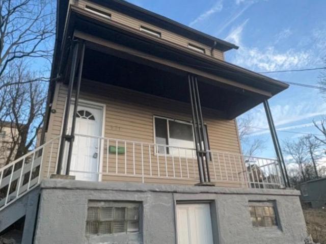 4 BR, 1 BA Apartment 421 Belonda, Pittsburgh, PA 15211 1807