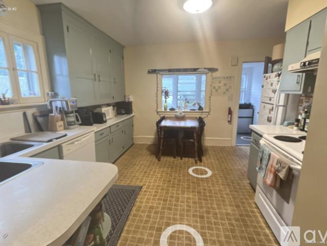 4 BR, 1 BA Apartment 506 North St, Unit 2, Burlington, VT 05401