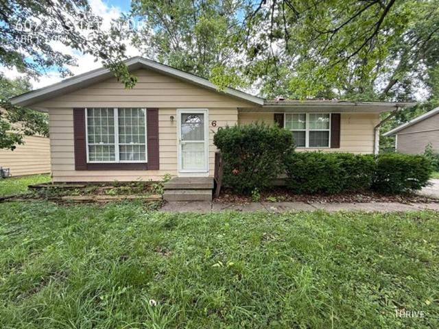 4 BR, 1 BA Apartment 607 Castleton Dr Champaign, IL 61821