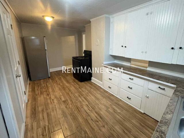 4 BR, 1 BA Apartment 88 Main Rd. Apt Milford, ME 04461