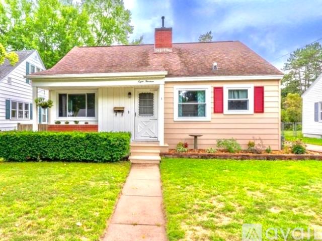 4 BR, 1 BA Apartment 813 Ross Avenue, Wausau, WI 54403