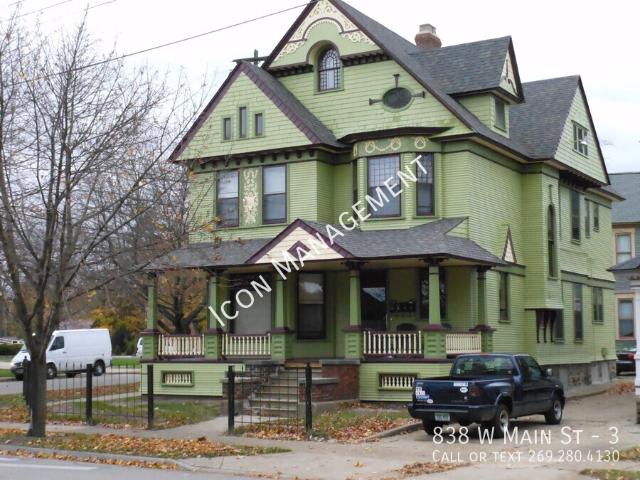 4 BR, 1 BA Apartment 838 W Main St, Kalamazoo, MI 49006