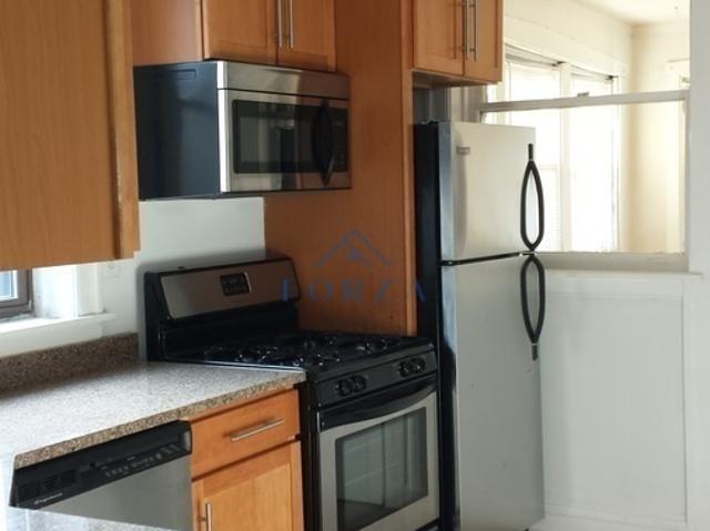 4 BR, 1 BA Apartment 9628 S Ewing Ave, Chicago, IL 60617