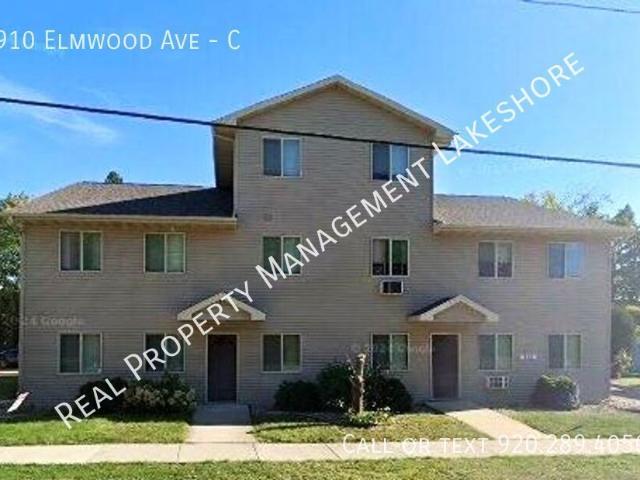 4 BR, 1 BA Apartment 910 Elmwood Ave, Oshkosh, WI 54901