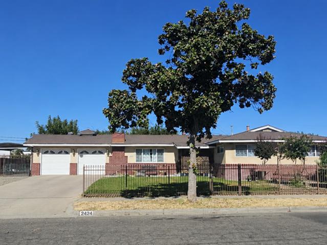 4 BR, 2.3 BA Apartment 2424 South Poppy Avenue, Fresno, CA 93706
