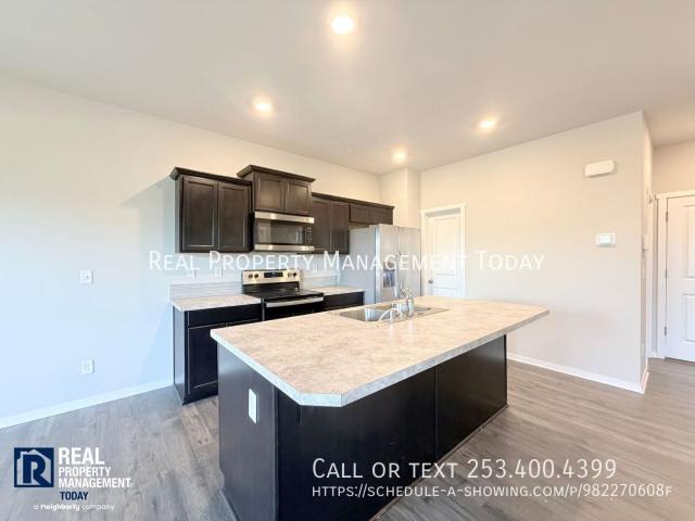 4 BR, 2.5 BA Apartment 10731 186th ST CT E, Puyallup, WA 98374