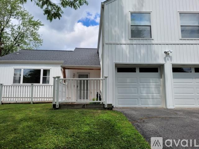 4 BR, 2.5 BA Apartment 100 Byron Ct, Cornwall, NY 12518