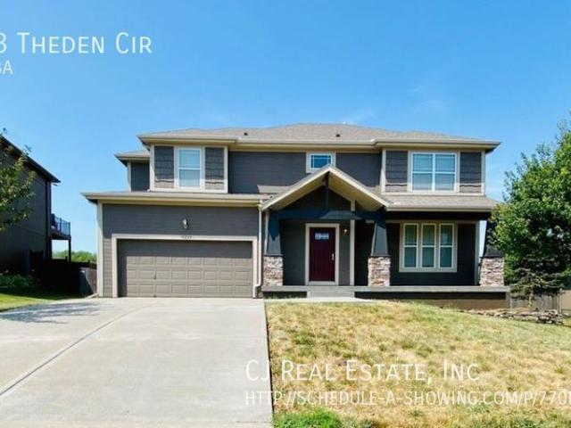 4 BR, 2.5 BA Apartment 10223 Theden Cir, Lenexa, KS 66220