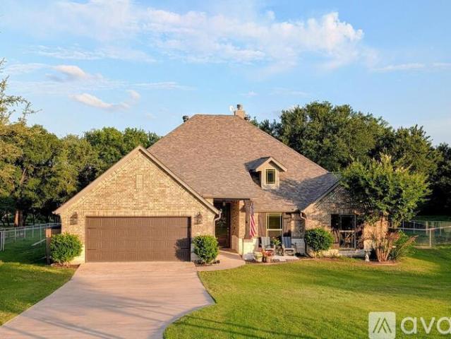 4 BR, 2.5 BA Apartment 1188 Riverwood Trail, Cleburne, TX 76033