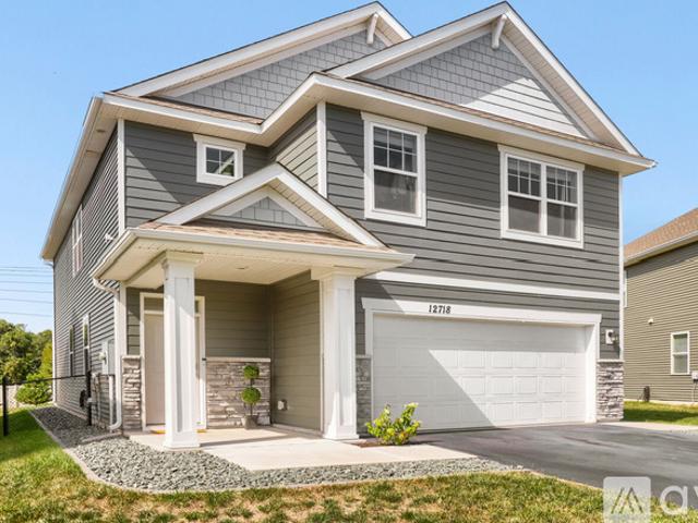 4 BR, 2.5 BA Apartment 12718 Erskin Street Northeast, Blaine, MN 55449