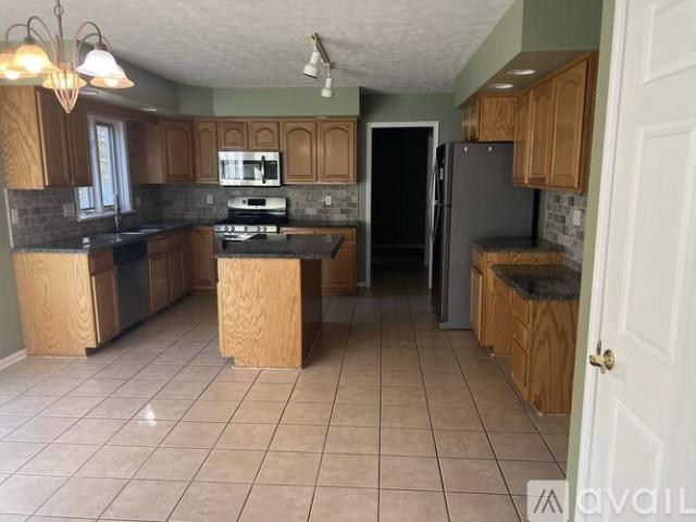 4 BR, 2.5 BA Apartment 122 Guygrace Lane, Webster, NY 14580