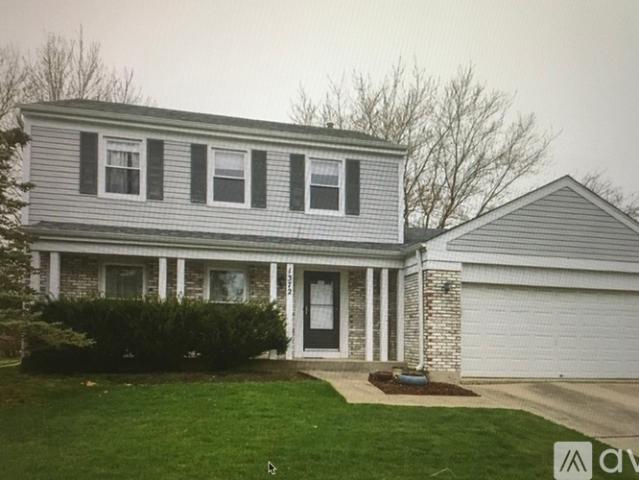 4 BR, 2.5 BA Apartment 1372 Brandywyn Lane, Buffalo Grove, IL 60089