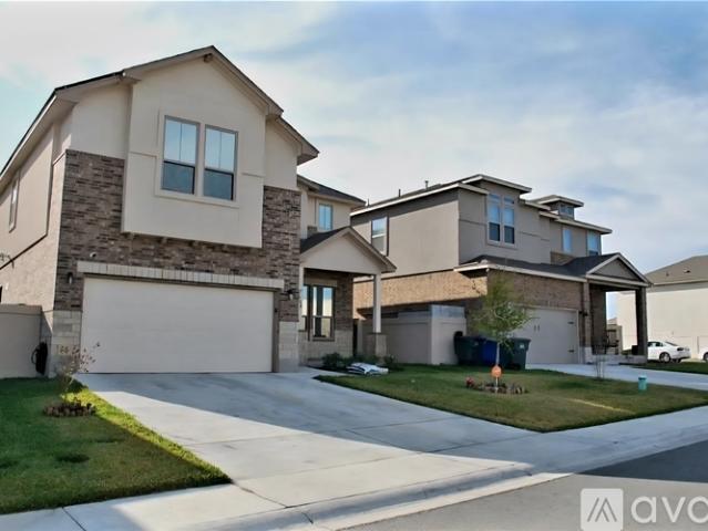 4 BR, 2.5 BA Apartment 1408 Orto Drive, Laredo, TX 78045
