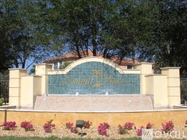 4 BR, 2.5 BA Apartment 15147 Summit Pl Cir, Naples, FL 34119