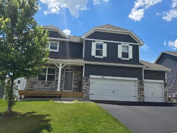 4 BR, 2.5 BA Apartment 1515 Ironwood Dr, Carver, MN 55315