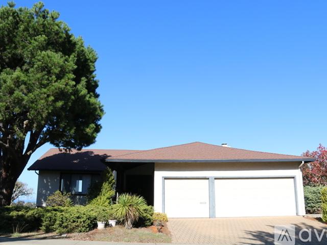 4 BR, 2.5 BA Apartment 16 Elder Drive, Belmont, CA 94002