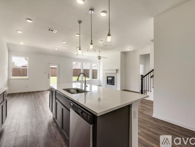 4 BR, 2.5 BA Apartment 1820 Purtis Crk Dr, Heath, TX 75126