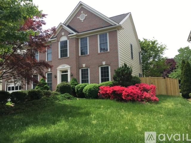 4 BR, 2.5 BA Apartment 20597 Twelve Oaks Way, Ashburn, VA 20147