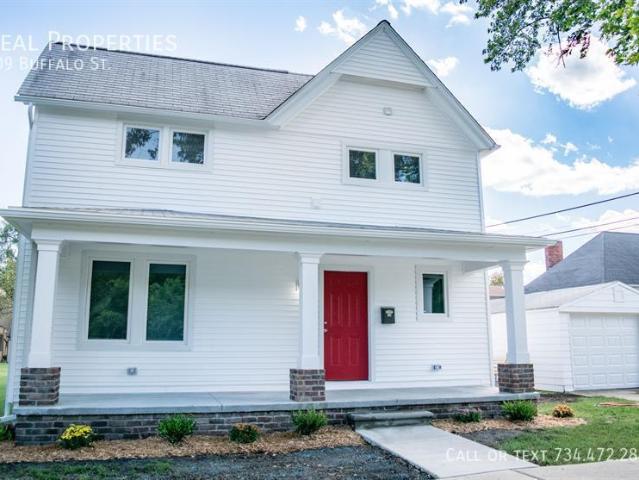 4 BR, 2.5 BA Apartment 209 Buffalo St Ypsilanti, MI 48197