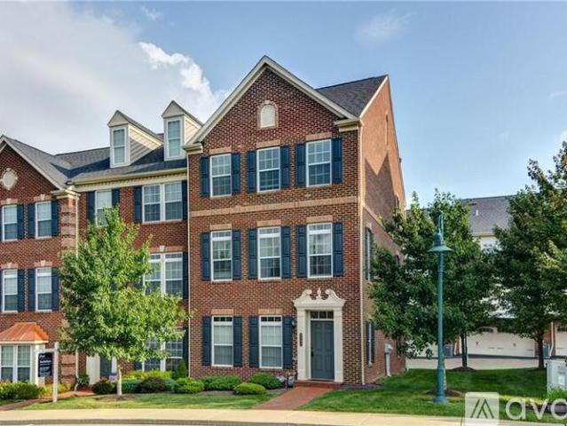 4 BR, 2.5 BA Apartment 2005 Village Run Road, Wexford, PA 15090