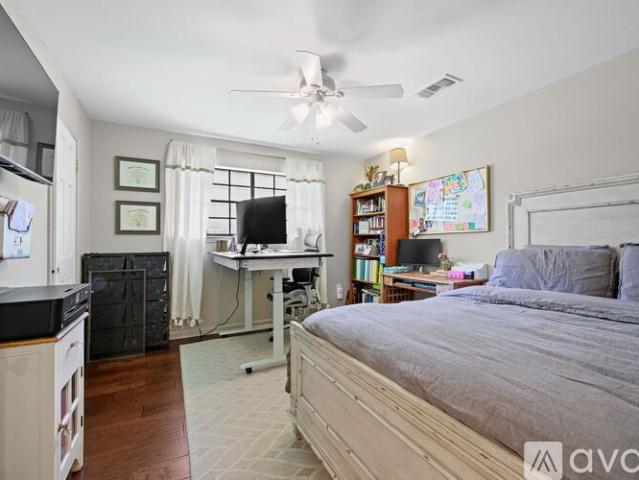 4 BR, 2.5 BA Apartment 2033 Pollard Parkway, Baton Rouge, LA 70808