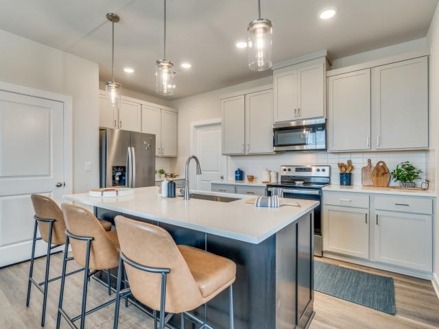 4 BR, 2.5 BA Apartment 2121 Fairway Road Unit 2353DR, Leander, TX 78641
