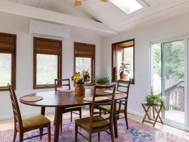 4 BR, 2.5 BA Apartment 2537 Malletts Bay Avenue, Unit A, Colchester, VT 05446