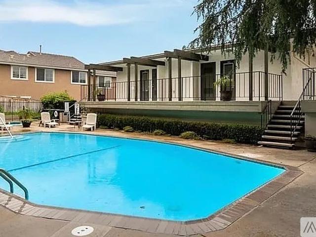 4 BR, 2.5 BA Apartment 2537 Navarra Drive, Unit 11B, Carlsbad, CA 92009