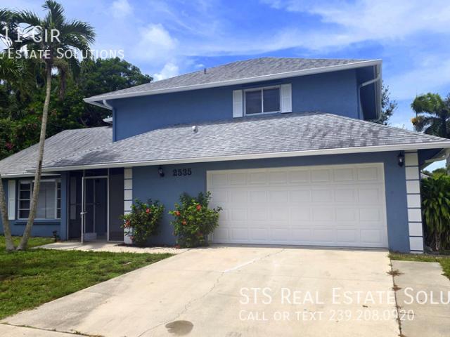 4 BR, 2.5 BA Apartment 2535 11 Cir, Naples, FL 34103